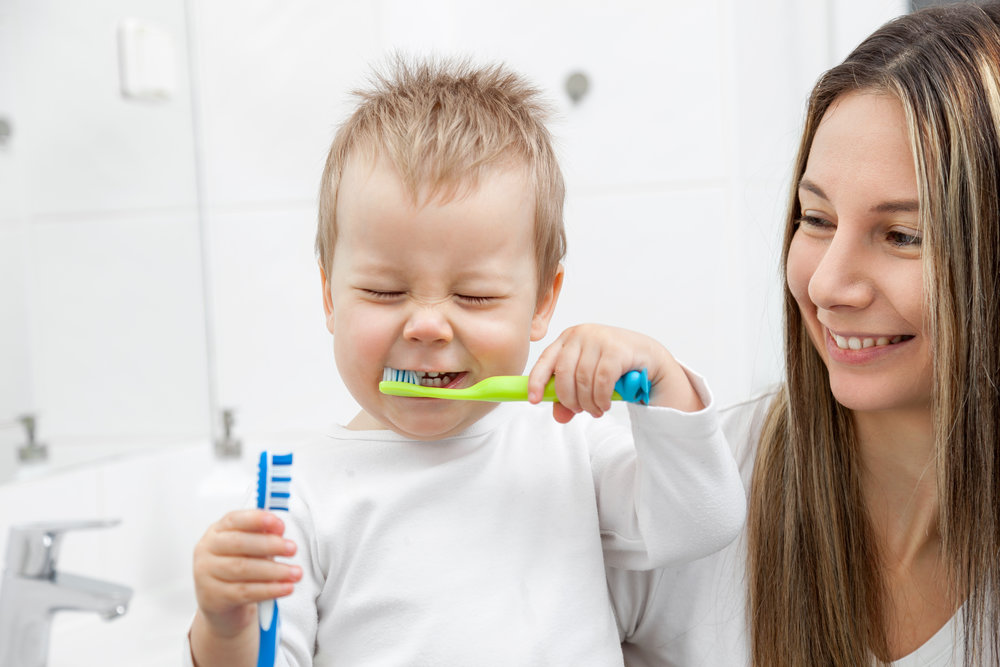 مسواک زدن دندان کودکان