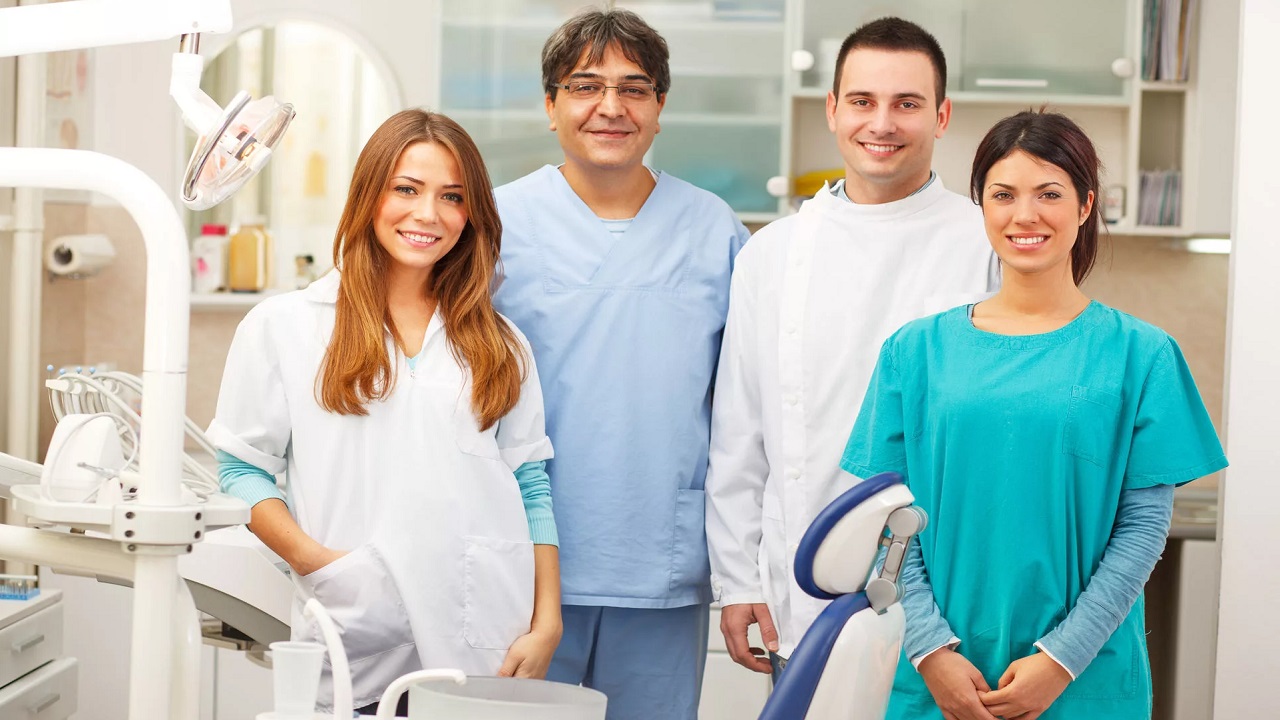 تعداد دندانپزشک و کادر درمان