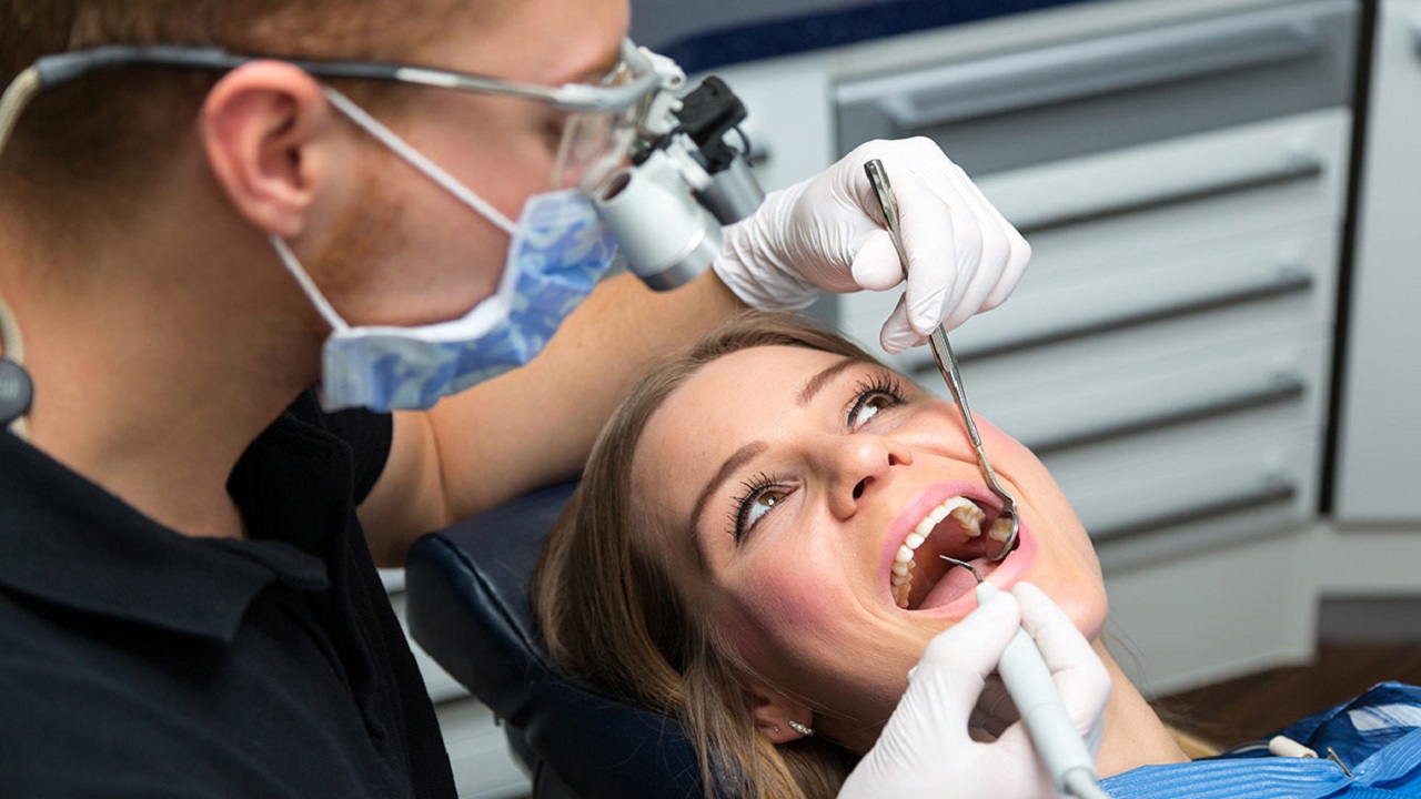 ارزیابی وضعیت دندان های بیمار