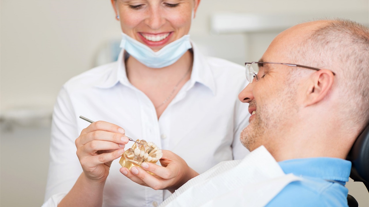 معاینات منظم دندانپزشکی برای مراقبت های بعد از ایمپلنت دندان